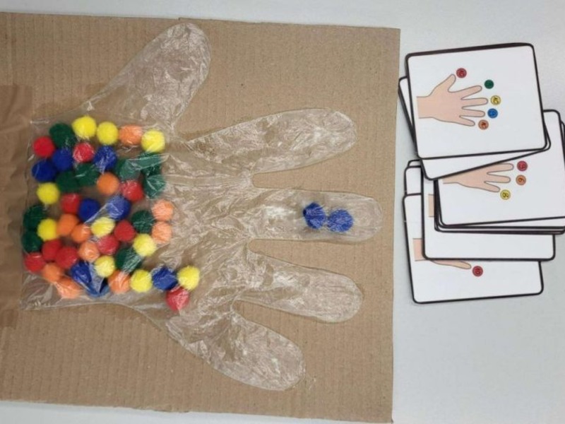 Kreative Aktionstabletts nach Maria Montessori – Lernen zum Anfassen